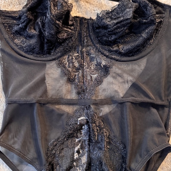 Elegant Black Lace Bodysuit, No Snap - Size Medium - NEW with Tags - Picture 7 of 12